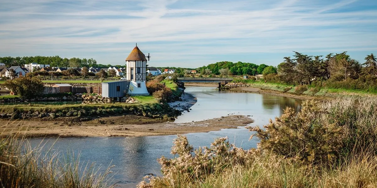 moulin a vent de courseulles a l embouchure de la seulles valentin pacaut the explorers the explorers valentin pacaut